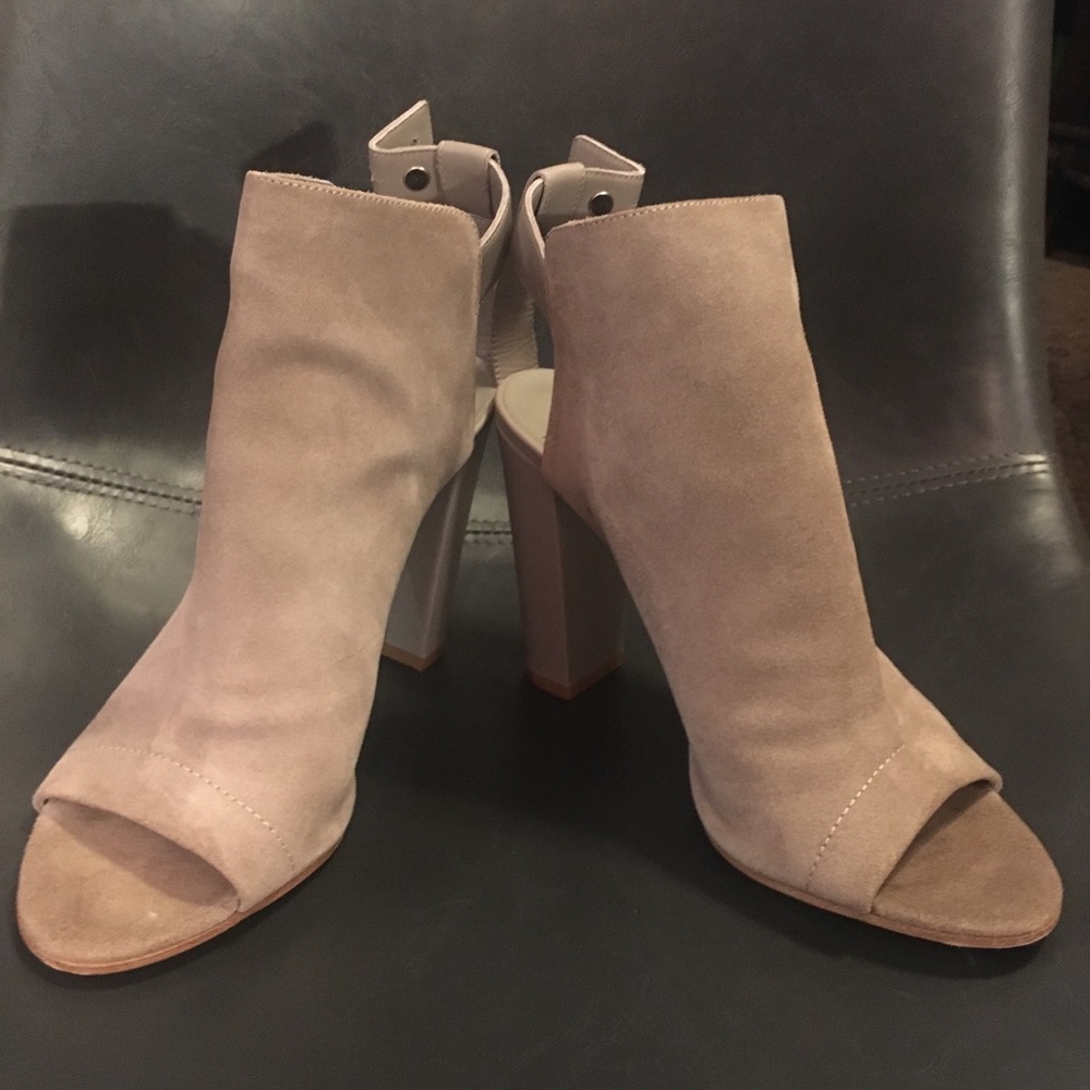 VINCE Mushroom suede open toe sandal/boot